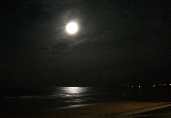 Full moon over Hull