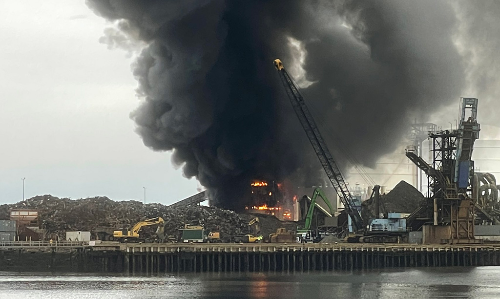 Everett junkyard on fire