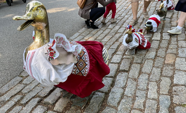 Mrs. Mallard and ducklings dressed in Ukrainian clothes