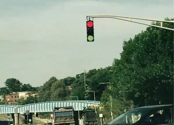 Green and red light in Dorchester