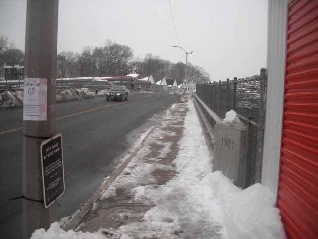 Fairmount Avenue bridge sidewalk in Hyde Park