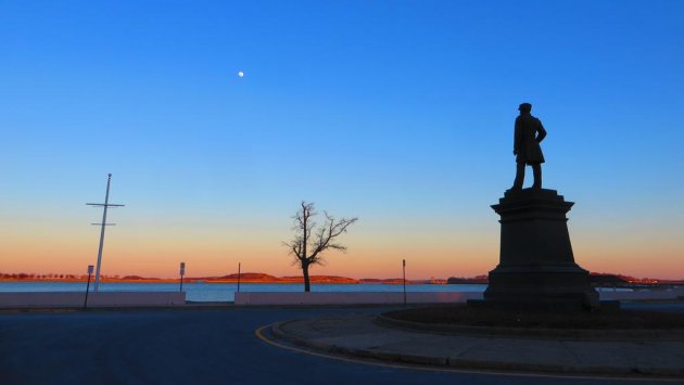 Moonrise over Admiral Farragut in South Boston