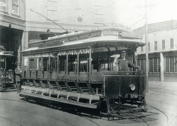 First trolley to go through the Tremont Street subway