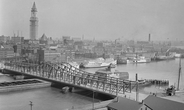 Northern Avenue Bridge over Fort Point Channel in 1919