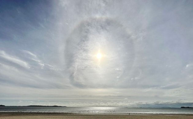 Sun halo at Revere Beach in advance of Lee