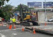Removing trolley tracks from Broadway in South Boston