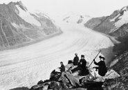 Victorian people at a glacier